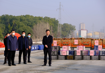 市委常委、副市長(cháng)肖云走訪(fǎng)慰問(wèn)丹霞路項目一線(xiàn)工人