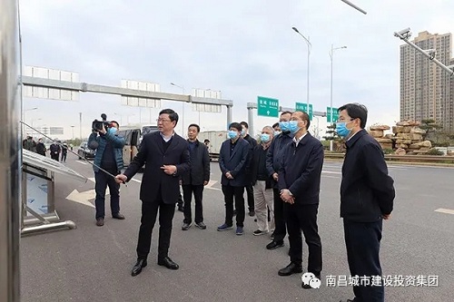 吳曉軍深入昌南大道快速路、洪都大道快速路項目現場(chǎng)調研指導