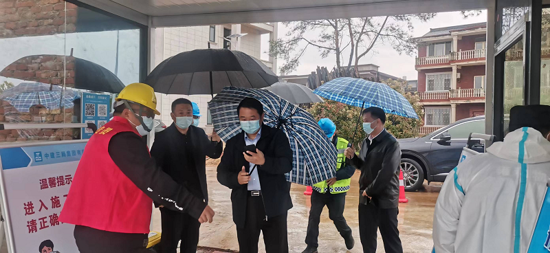 集團公司黨委委員、副總經(jīng)理羅輝赴西二環(huán)高速項目檢查疫情防控及項目推進(jìn)工作